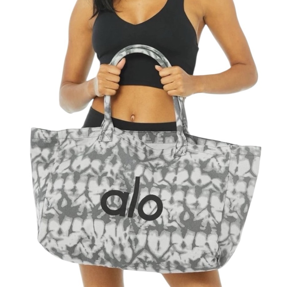 ALO YOGA ICONIC GREY TIE DYE CANVAS OVERSIZED SHOPPER TOTE **NWT** - Picture 3 of 16
